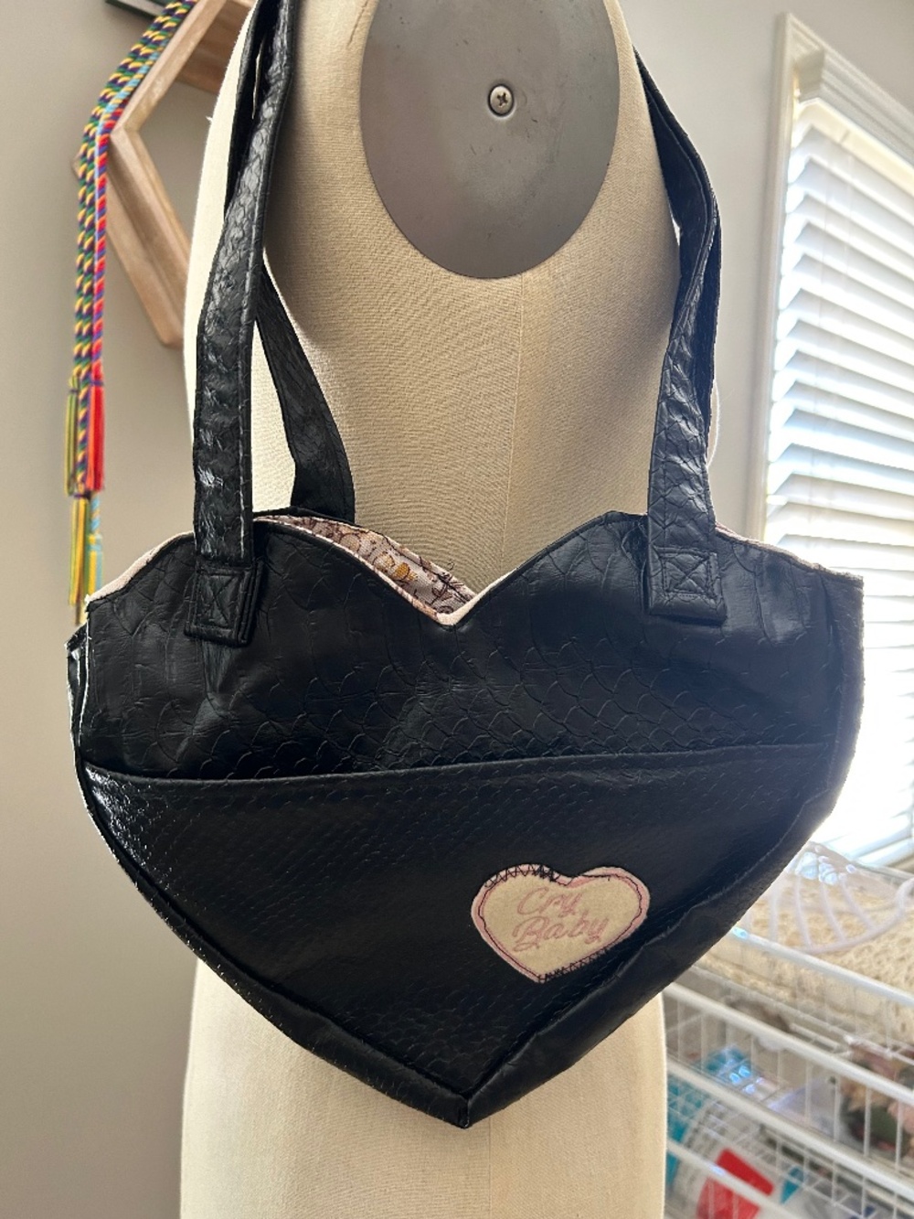 Vintage y2k heart faux leather purse